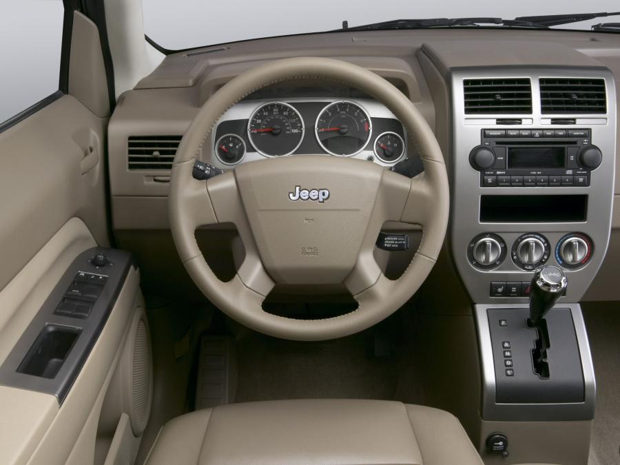  Jeep Compass Limited 2007 года  (фото 3 из 22)